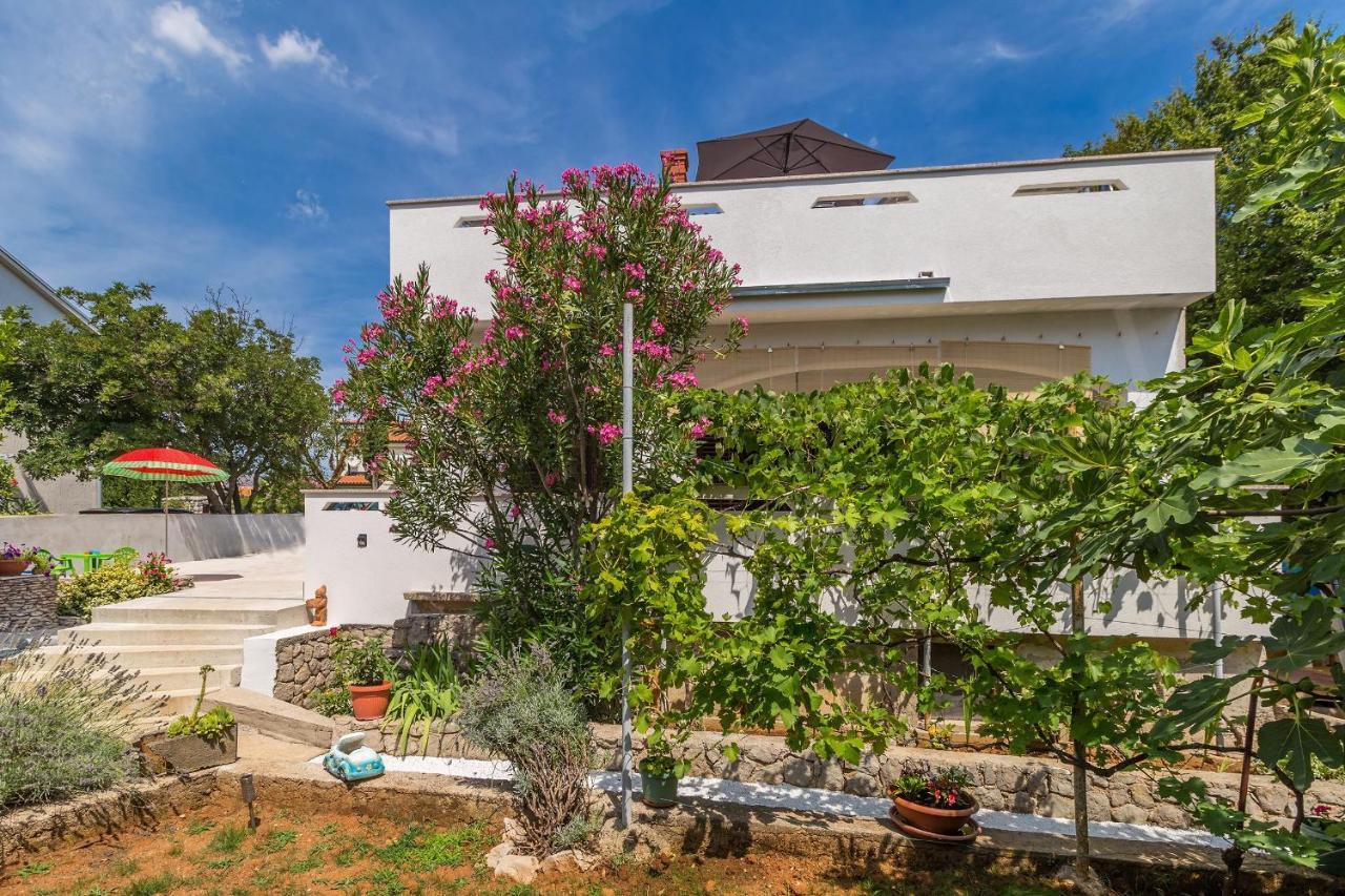 Apartman Hana Apartment Omišalj Екстериор снимка