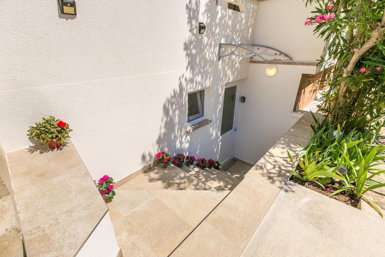 Apartman Hana Apartment Omišalj Екстериор снимка